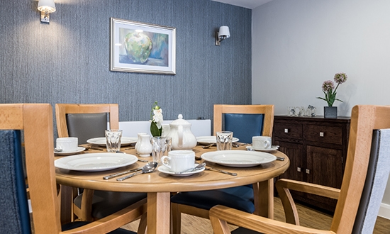 Lily Wharf Lodge Dining Room